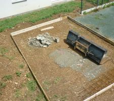 Preparation ,coffrage pour la dalle du garage