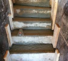 Coffrage et coulage de l'escalier béton