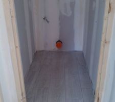 Toilette de l'&eacute;tage, le beau carrelage