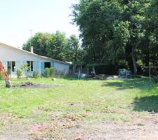 Debut des fouilles . pas d'eau , terrain dur et propre que du bonheur