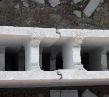 Mur parpaings à bancher en limite séparative