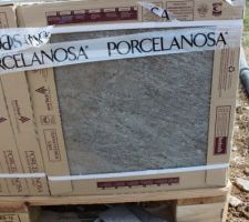 Carrelage atelier/entr&eacute;e de service/toilettes et SDB du haut