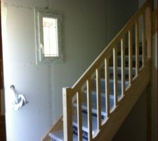 L'escalier... ce sera plus facile pour les visites futur