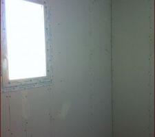 La salles de bain enfin terminée et fermée