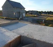 Terrasse abris porte entr&eacute;e