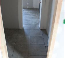 Entr&eacute;e de service puis atelier