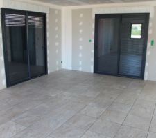 Baies vitr&eacute;es encastr&eacute;es