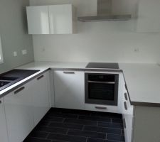 LA cuisine !!!
C'est décidément pas simple à monter mais le résultat est là !!