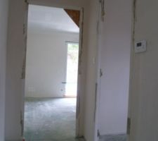 Moisissures galopante sur toutes les menuiseries.