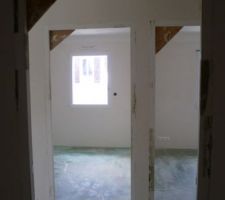 Moisissures galopante sur toutes les menuiseries.