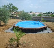 Piscine en cours d'installation