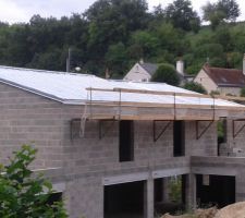 Fin juillet 2013 : charpente en zinc naturel... &agrave; refaire ! (mauvaise couleur)