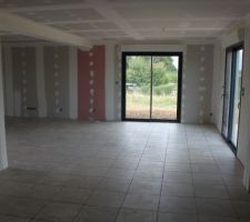 Baies vitr&eacute;es ouvertes