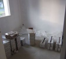 La chambre de Yanis avec la faïence dedans