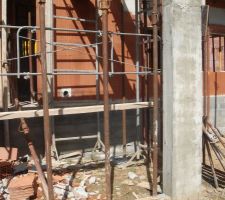 Poteau de soutien angle sud-est de la terrasse cuisine