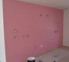 La cuisine apr&egrave;s enduit et peinture.