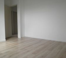 Chambre 2 (on y voit le placard
