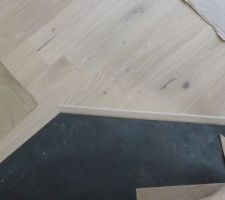 Voici la jonction a 45&deg; avec les baguettes de finitions