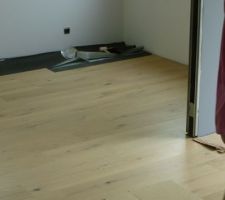 Zut! il nous manque un peu de parquet pour terminer la chambre bureau du rdc.