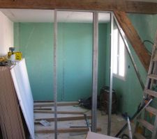 Montage cloison du bureau et cuisine