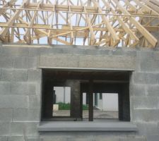 Pose du rebord de fen&ecirc;tre de la cuisine