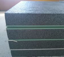 Le PSE (mousse polyuréthane) de couleur grise