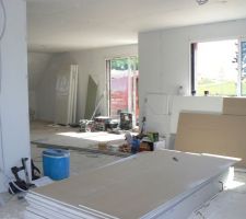 Salon - salle à manger vu de la cuisine