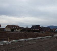 Les terrains sont d&eacute;limit&eacute;s