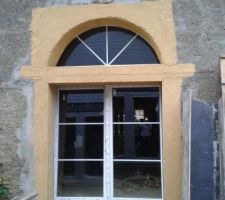 Petit essai a "main levée" pour voir la couleur ton Pierre AIE !!! - pas beau du tout, on "fera" plus contemporain...