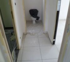 Carrelage d&eacute;gagement-WC-pi&egrave;ce de vie