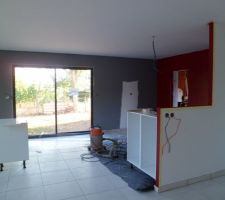 D&eacute;but peinture cuisine et pi&egrave;ce de vie et montage cuisine