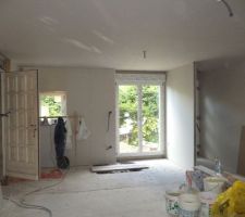 Futur entr&eacute;e ( cloison a droite ) 
Salle a vivre ( salon salle a manger et cuisine)