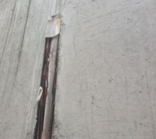 Fissure au dessus de l'emplacement prevu pour un mur de soutenement