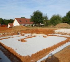 Fouilles terminées et fond de terrassement gravillonné n°1