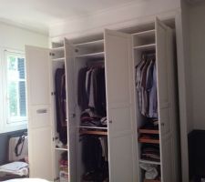 Dressing chambre rempli...