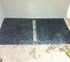 Pose mosaique bac douche chambre RDC