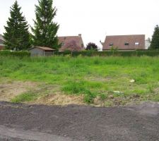 Terrain depuis la voirie en cours de travaux