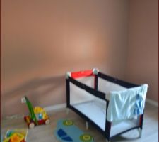 Chambre de notre fils avec parquet