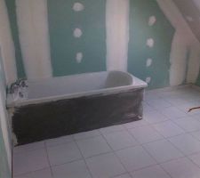 Notre salle de bain de l'&eacute;tage!