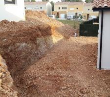 Terrassement avant mur de soutènement