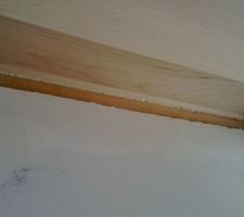 Sous l'escalier