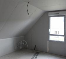 Chambre de gauche à l'étage