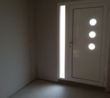 Porte d'entrée : cloisonnement fini