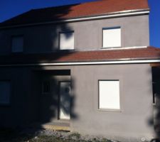 Façade avant avec modénatures (G50)