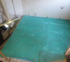 Primaire avant ragréage. Pas encore sec.