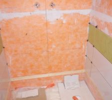 Pose du carrelage dans la douche