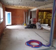Livraison isolation et pause cloisons - vue cuisine/cellier