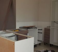 Debut du montage de meuble