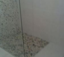 Pose de la paroi de douche