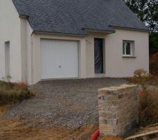 Mise en place des "graviers" pour accéder à la maison